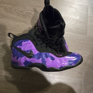 Nike Kids Purple and Black Sneakers